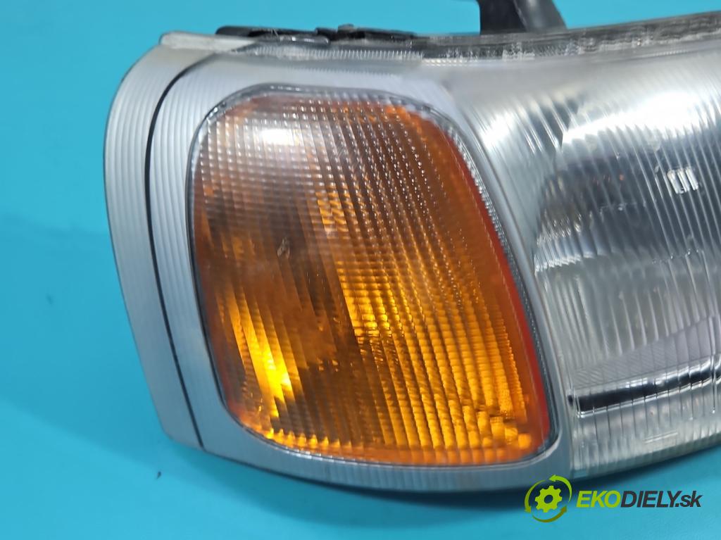 Land rover Freelander I 1998-2006 1.8 16V 120 HP manual 88 kW 1796 cm3 5- Reflektor: pravý  (Svetlo predné pravé)