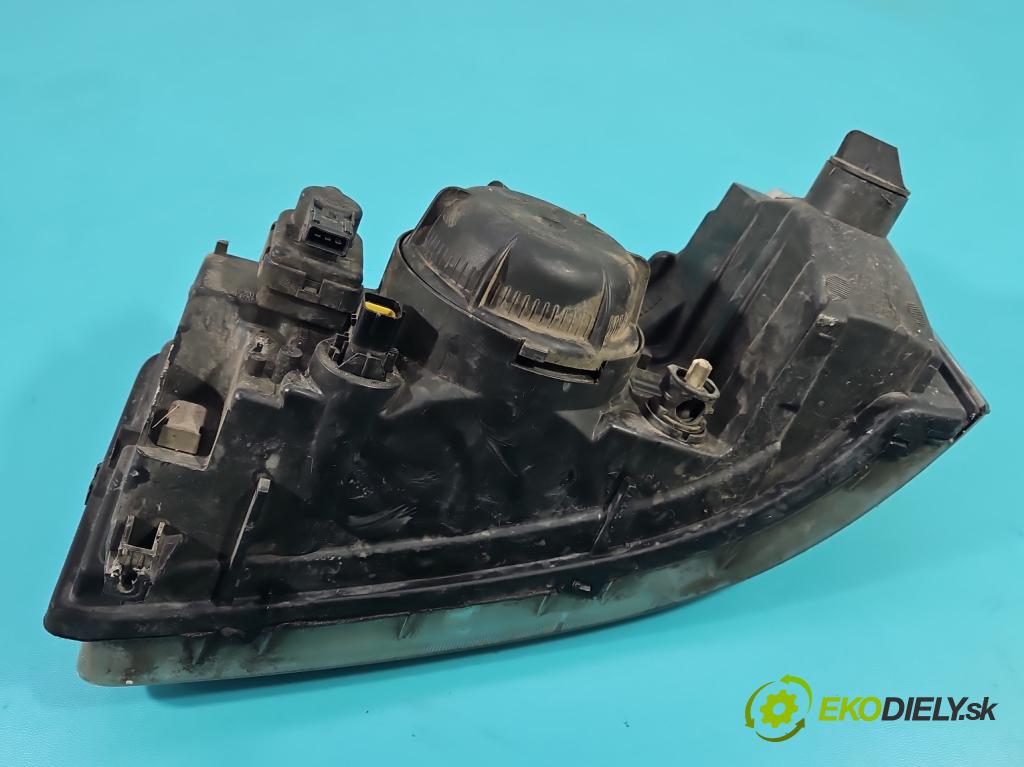 Land rover Freelander I 1998-2006 1.8 16V 120 HP manual 88 kW 1796 cm3 5- Reflektor: pravý  (Svetlo predné pravé)