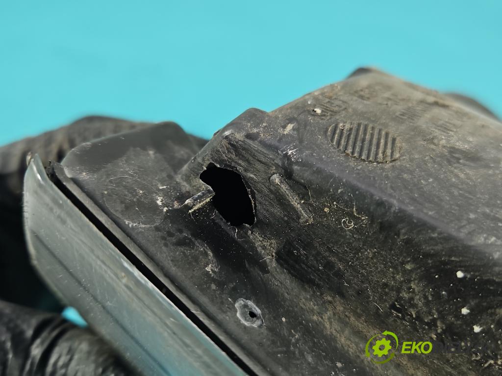 Land rover Freelander I 1998-2006 1.8 16V 120 HP manual 88 kW 1796 cm3 5- Reflektor: pravý  (Svetlo predné pravé)