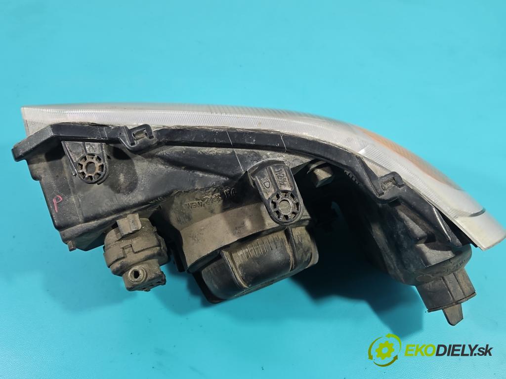 Land rover Freelander I 1998-2006 1.8 16V 120 HP manual 88 kW 1796 cm3 5- Reflektor: pravý  (Svetlo predné pravé)