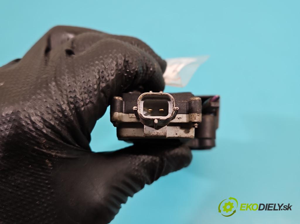 Land rover Freelander I 1998-2006 1.8 16V 120 HP manual 88 kW 1796 cm3 5- zámok kufrové dvere zadné