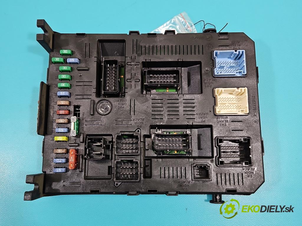 Peugeot 307 1.6 hdi 109 hp manual 80 kW 1560 cm3 5- skříňka pojistková 21676031-5B (Pojistková skříňka)