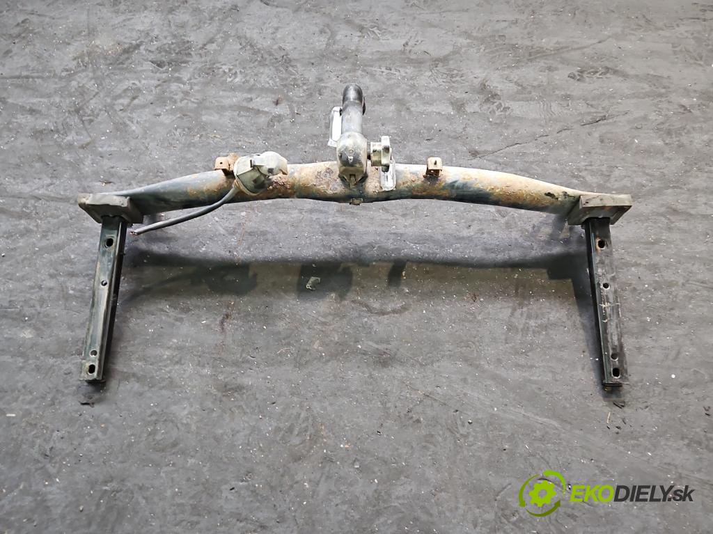 Audi 80 B4 1991-1994 2.0 90 hp manual 66 kW 1984 cm3 4- oko tažné  (Tažné zařízení)