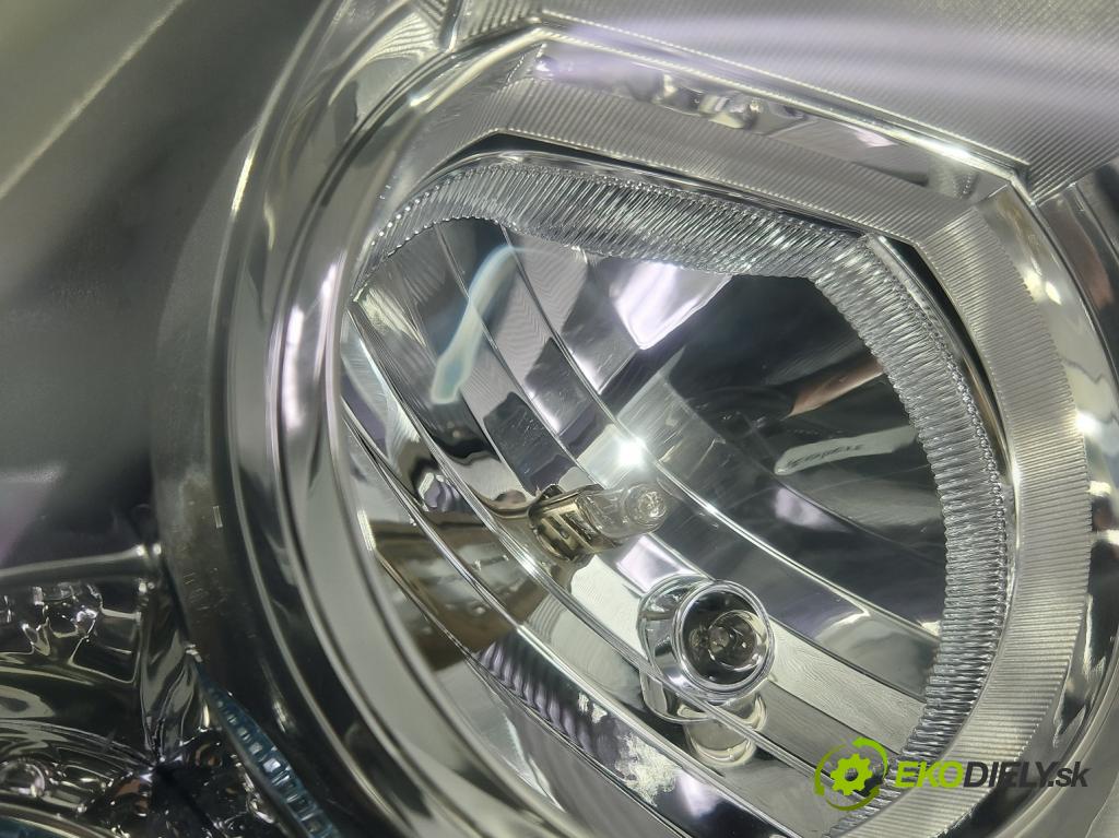 Hyundai I30 I 2007-2012 1.4 16V 109 HP manual 80.2 kW 1396 cm3 5- Reflektor: pravý 92102-2R000 (Svetlo predné pravé)