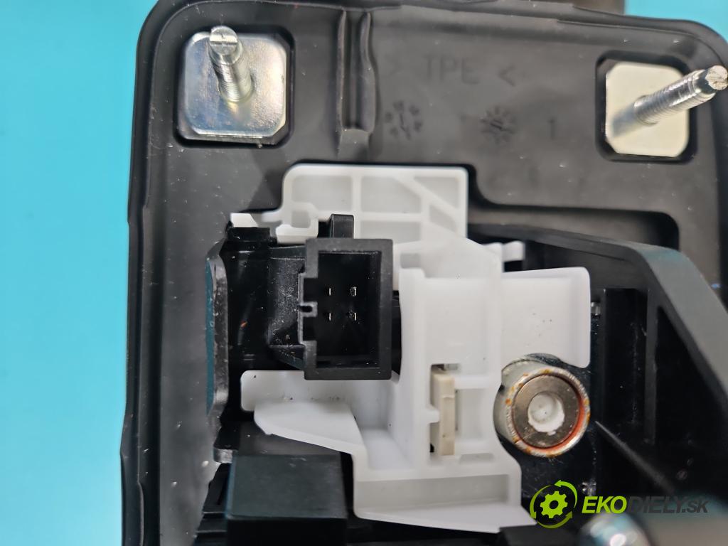 Audi Q5 2008-2016 2.0 TFSI 224hp automatic 165 kW 1984 cm3 5- Páka: Změny: stupeň,rýchlosť 8R1713041K (Rýchlostná páka (kulisa))