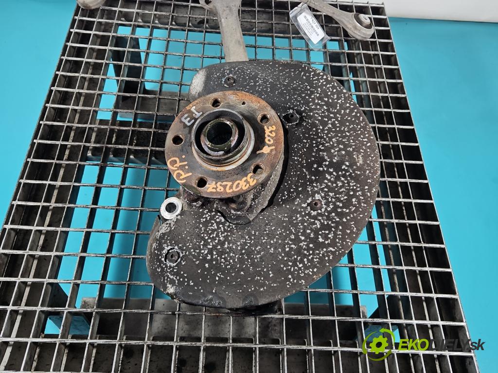 Audi Q5 2008-2016 2.0 TFSI 224hp automatic 165 kW 1984 cm3 5- náboj pravé  (Náboj kolesa)