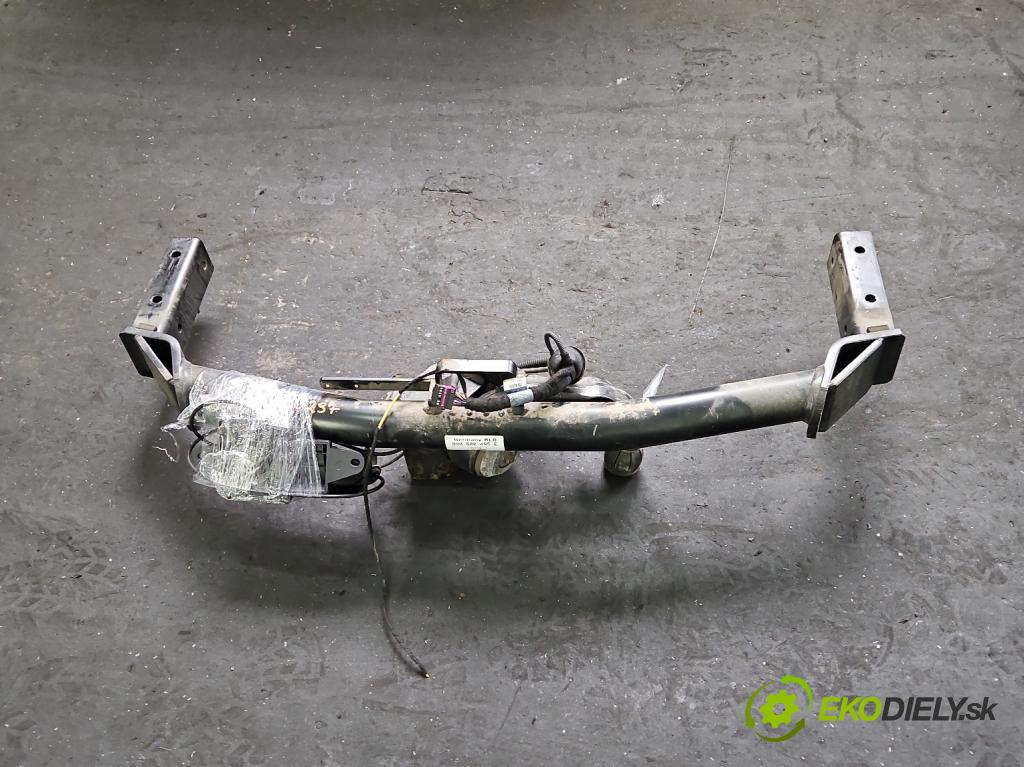 Audi Q5 2008-2016 2.0 TFSI 224 hp automatic 165 kW 1984 cm3 5- oko tažné 8R0800495E (Tažné zařízení)