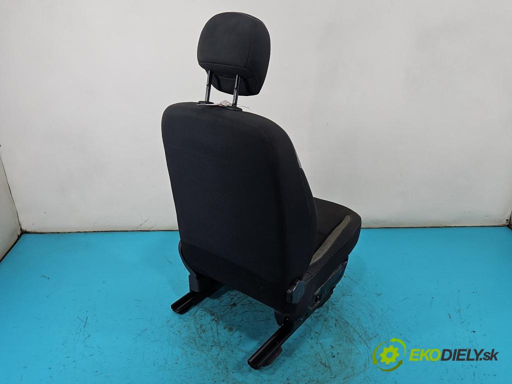 Renault Clio III 2005-2012 1.2 101 HP manual 74 kW 1149 cm3 5- Sedačka ľavý  (Sedadlo)