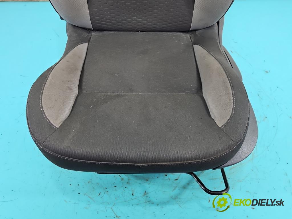 Renault Clio III 2005-2012 1.2 101 HP manual 74 kW 1149 cm3 5- Sedačka ľavý  (Sedadlo)