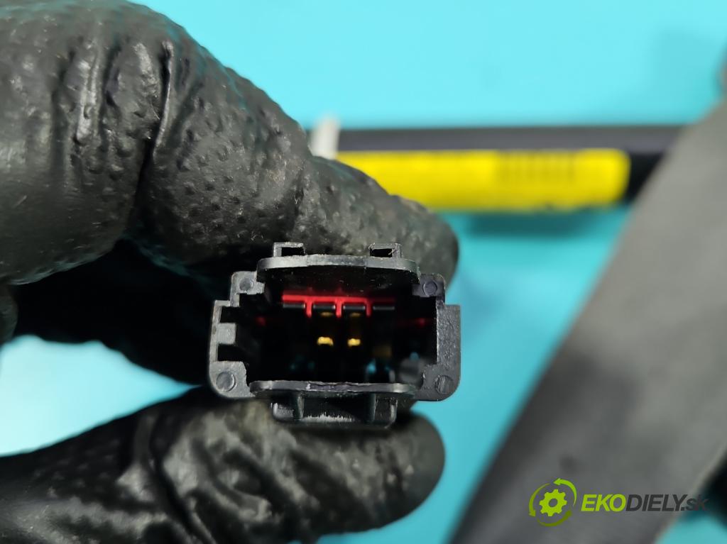 Renault Clio III 2005-2012 1.2 101 HP manual 74 kW 1149 cm3 5- pas bezpečnosť: predné ľavý 34042796