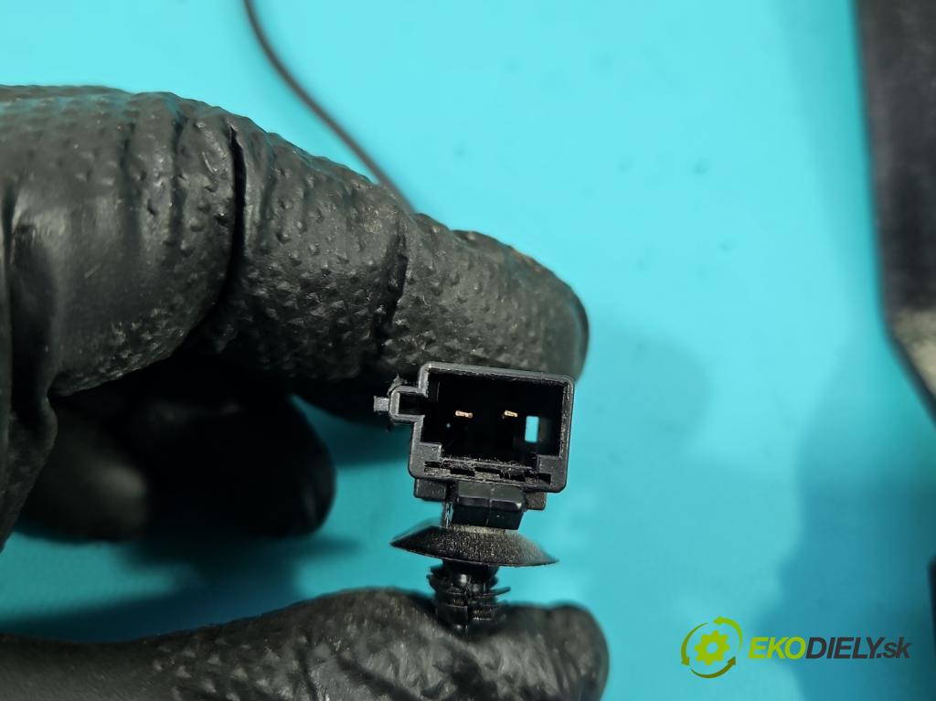 Renault Clio III 2005-2012 1.2 101 HP manual 74 kW 1149 cm3 5- pas bezpečnosť: predné ľavý 34042796