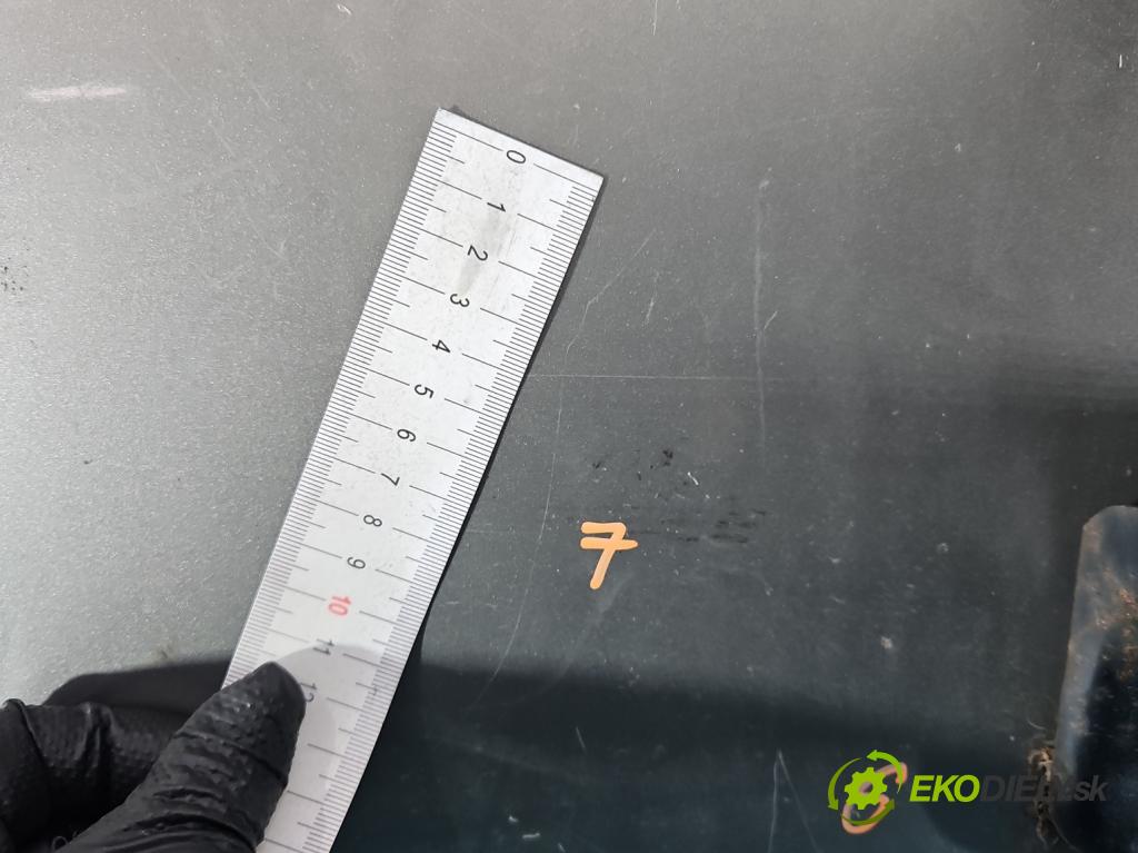 Opel Frontera B 1998-2004 2.2 16V 136hp manual 100 kW 2198 cm3 5- zadní kufrové dveře  (Zadní kapota (kufr))