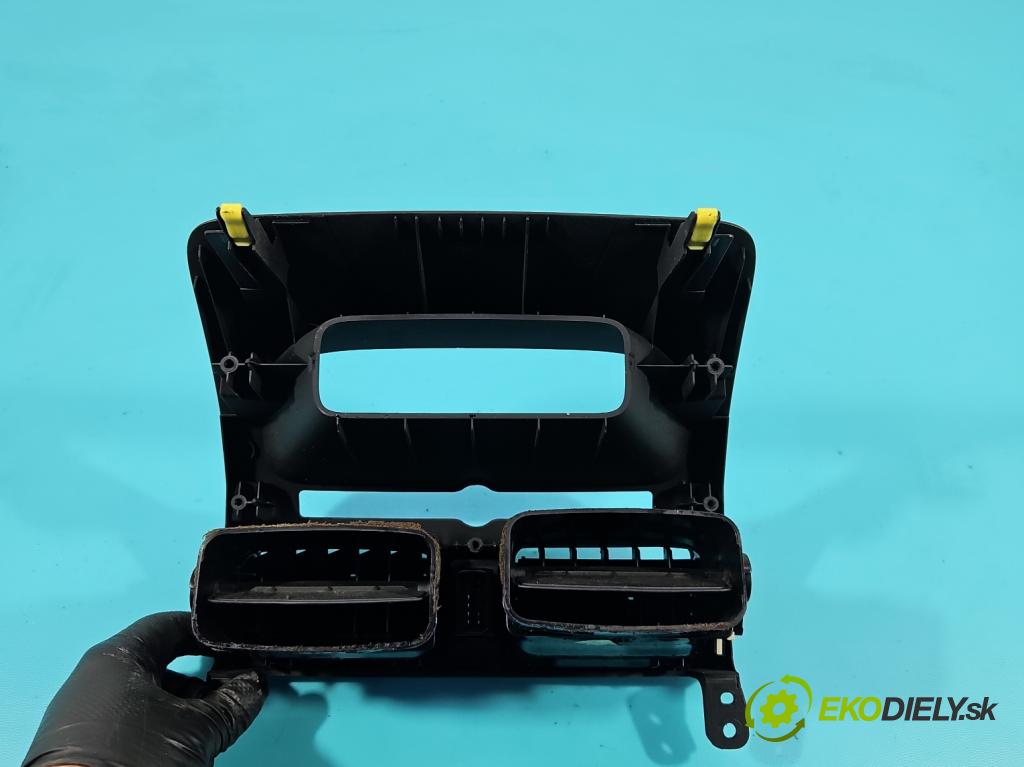 Toyota Avensis II T25 2003-2008 2.0 D4D 110 hp manual 81 kW 1995 cm3 5- Mřížka: topení medián:  (Mřížka topení)