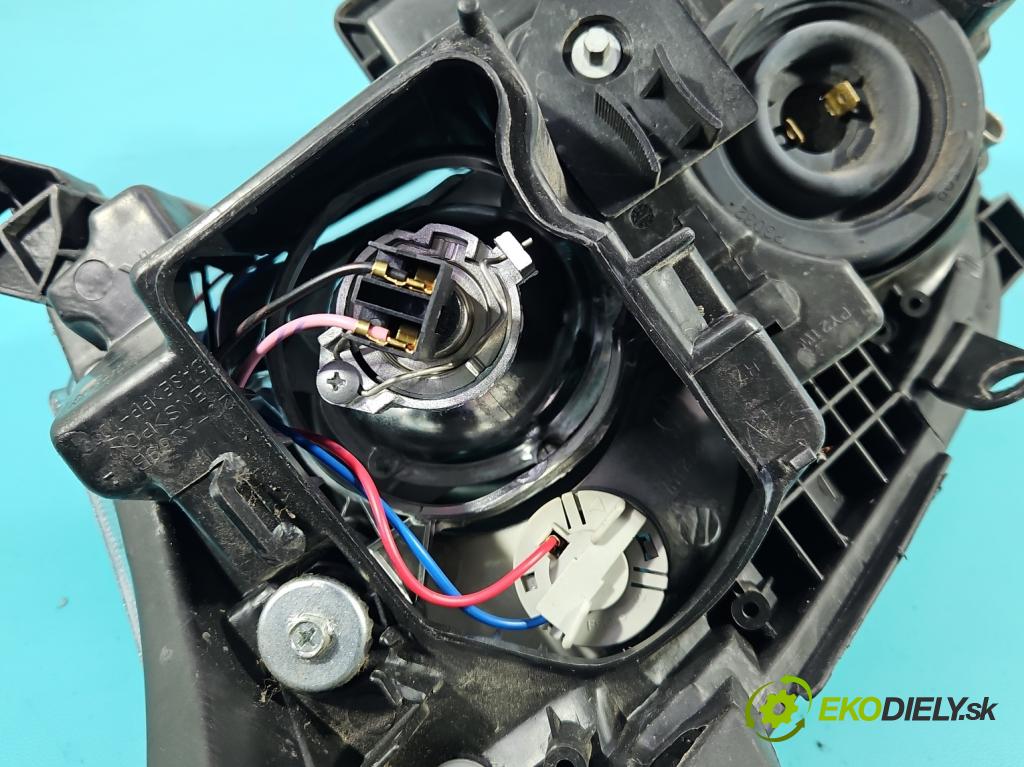 Toyota Avensis II T25 2003-2008 2.0 D4D 110 HP manual 81 kW 1995 cm3 5- Reflektor: pravý  (Svetlo predné pravé)