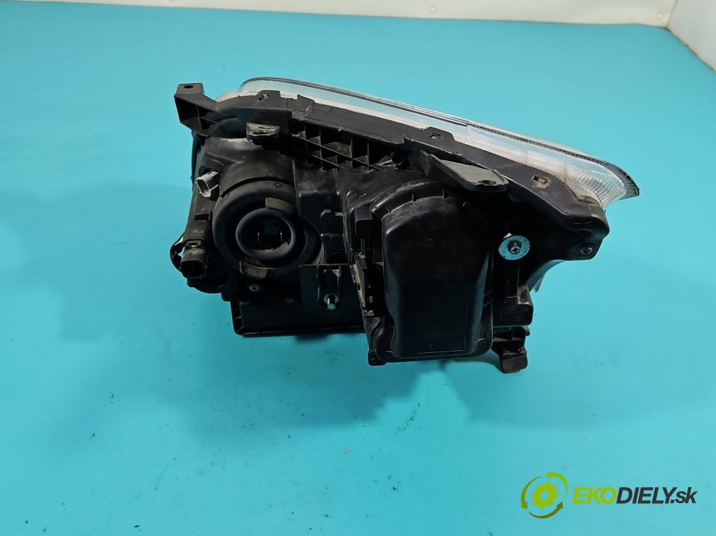 Toyota Avensis II T25 2003-2008 2.0 D4D 110 HP manual 81 kW 1995 cm3 5- Reflektor: pravý  (Svetlo predné pravé)