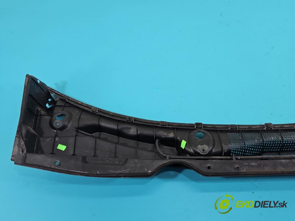 Hyundai Ix35 2.0 crdi 136 HP manual 100 kW 1995 cm3 5- torpédo 86151-2Y000 (Torpédo (plast pod čelným sklom))