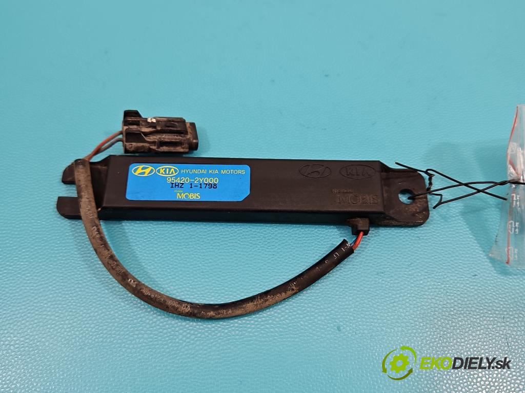 Hyundai Ix35 2.0 crdi 136 HP manual 100 kW 1995 cm3 5- Antena 95420-2Y000