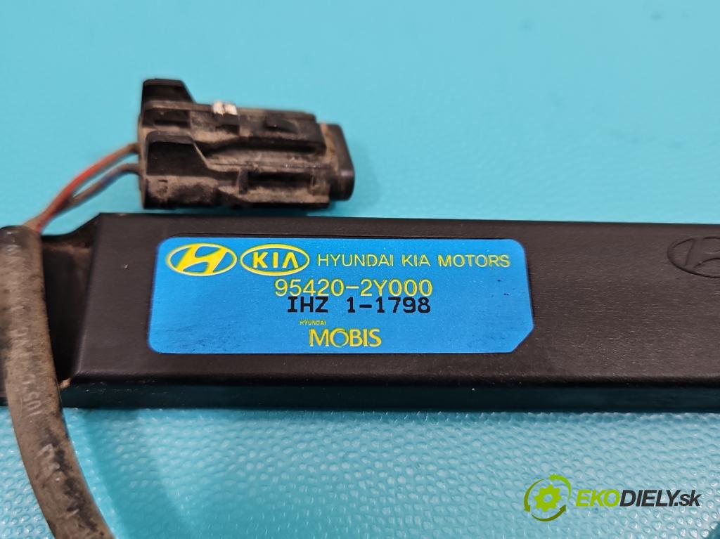 Hyundai Ix35 2.0 crdi 136 HP manual 100 kW 1995 cm3 5- Antena 95420-2Y000