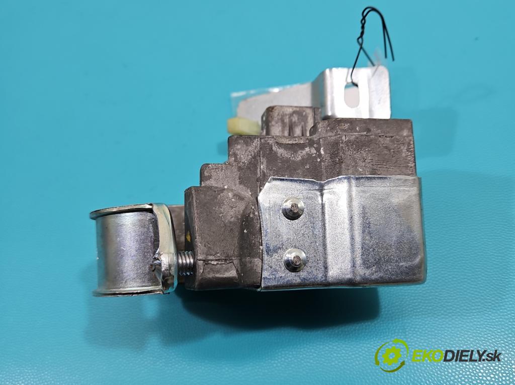 Hyundai Ix35 2.0 crdi 136 HP manual 100 kW 1995 cm3 5- Blokáda: řízení: 81900-2S500 (Riadenie ostatné)