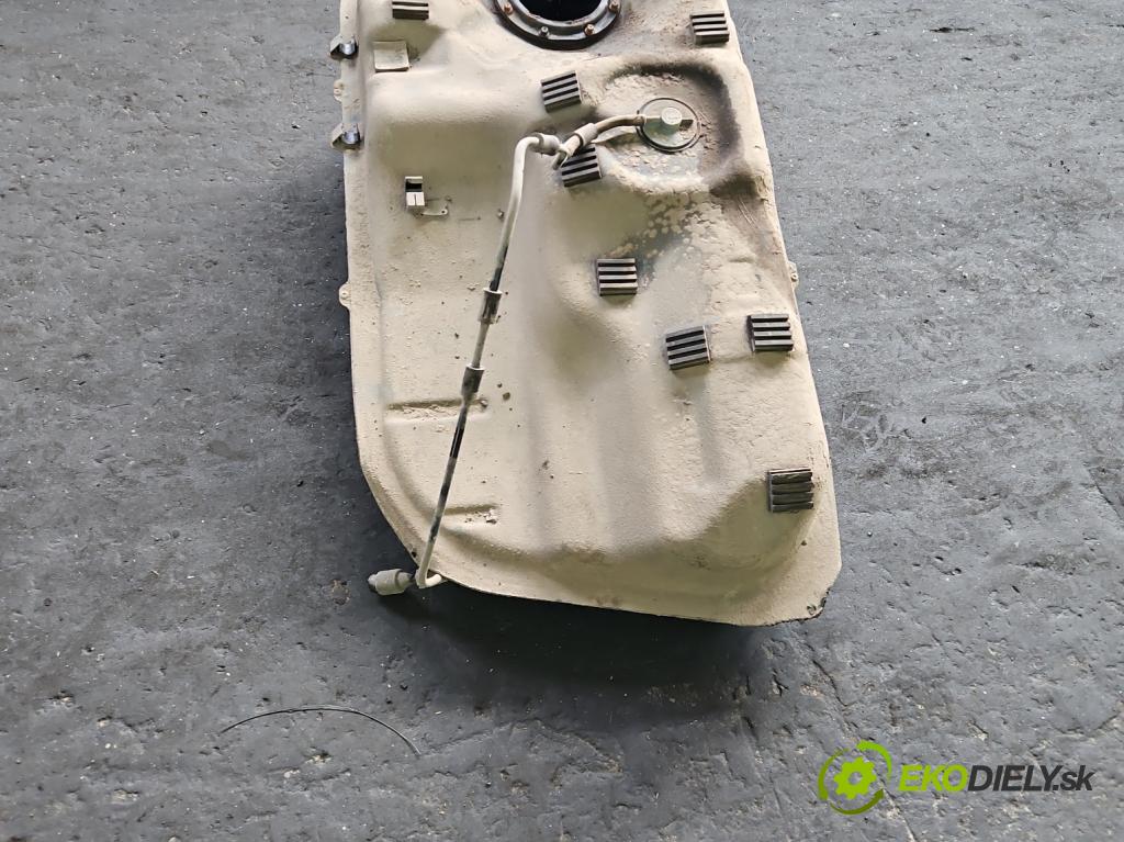 Hyundai Ix35 2.0 crdi 136hp manual 100 kW 1995 cm3 5- Nádrž: paliva 31100-2Y030 (Palivová nádrž)