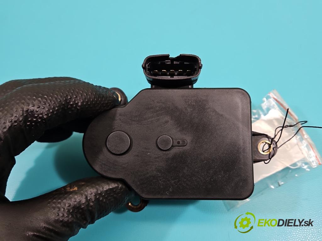 Hyundai Ix35 2.0 crdi 136 HP manual 100 kW 1995 cm3 5- Ovladač: klapky: kolektor 28381-2F000 (Motorček ostatné)