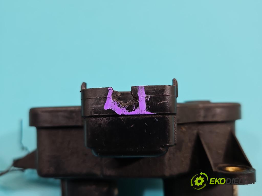 Hyundai Ix35 2.0 crdi 136 HP manual 100 kW 1995 cm3 5- Ovladač: klapky: kolektor 28381-2F000 (Motorček ostatné)