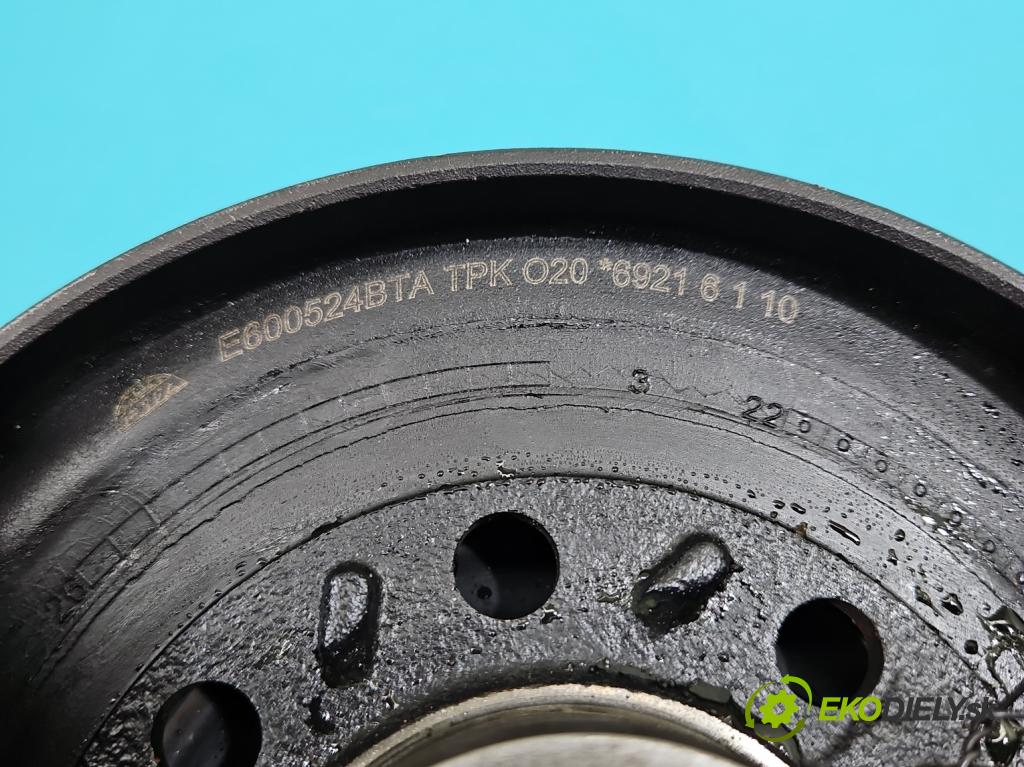 Hyundai Ix35 2.0 crdi 136 HP manual 100 kW 1995 cm3 5- koleso pás: hriadele kľukovej