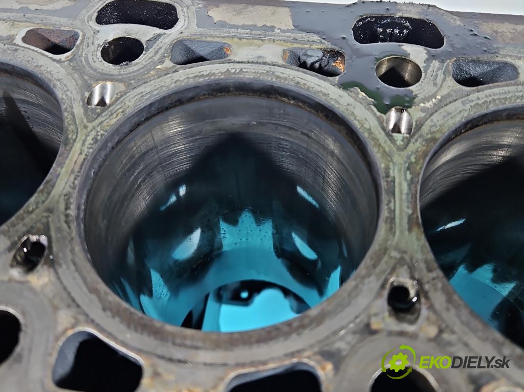 Hyundai Ix35 2.0 crdi 136 HP manual 100 kW 1995 cm3 5- Blok motora D4HA (Blok motora)