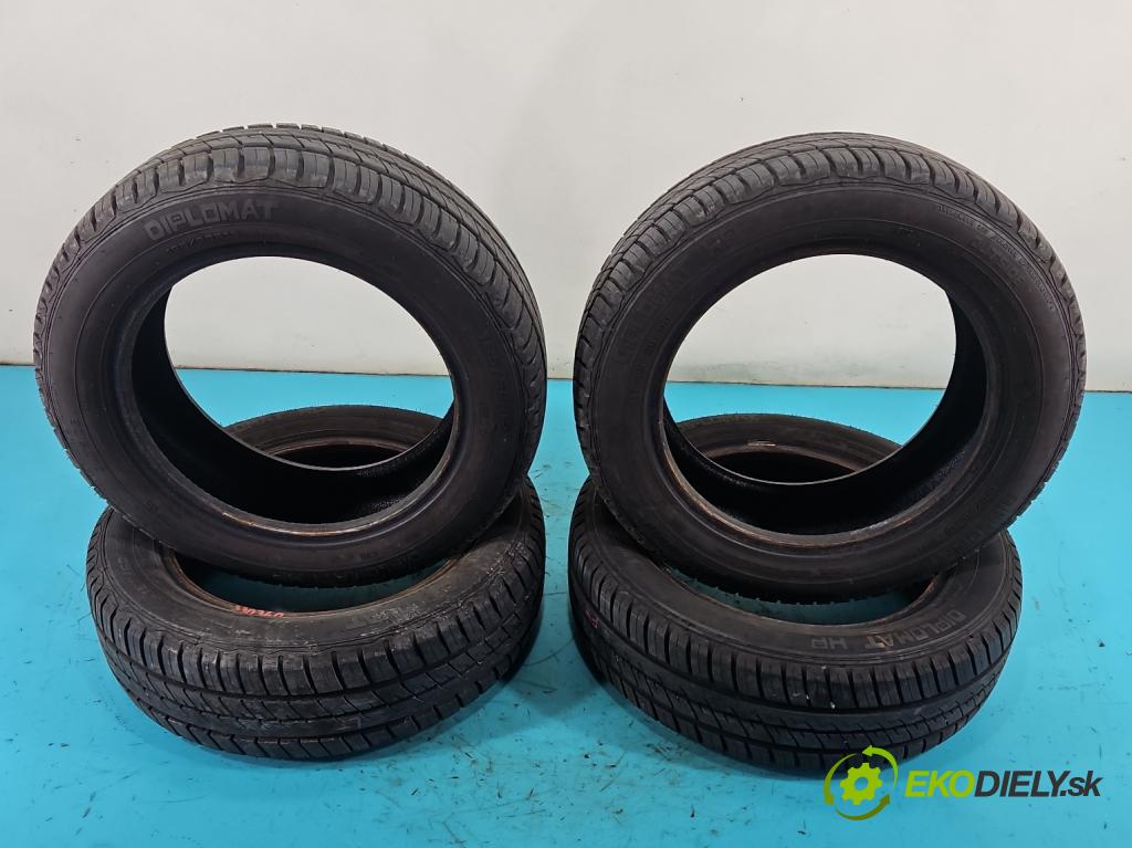 Renault Clio III 2005-2012 1.2 101 HP manual 74 kW 1149 cm3 5- pneumatika letné 4 kusy komplet 