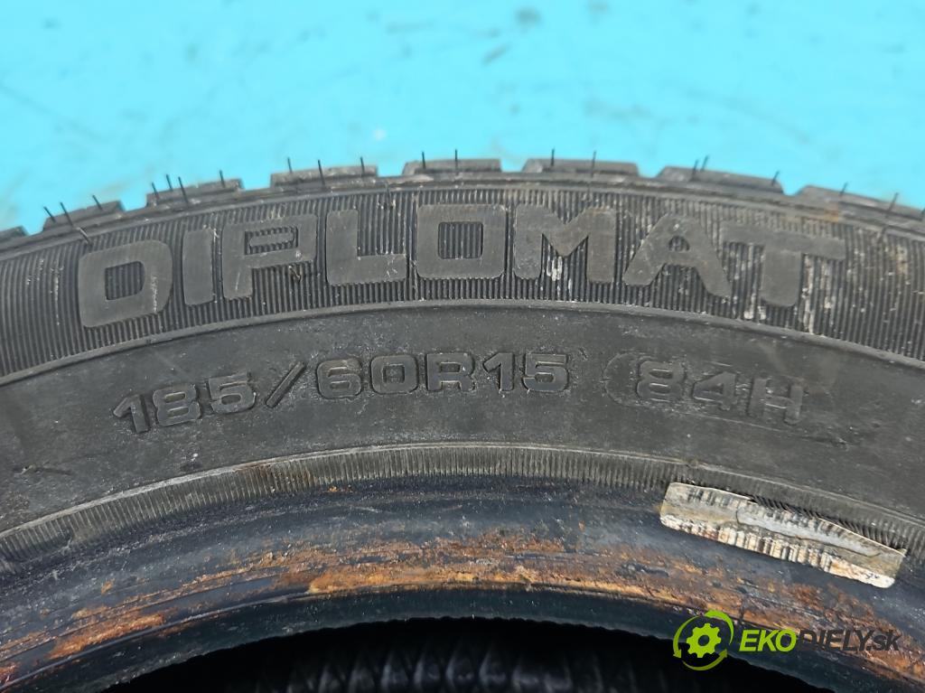 Renault Clio III 2005-2012 1.2 101 HP manual 74 kW 1149 cm3 5- pneumatika letné 4 kusy komplet