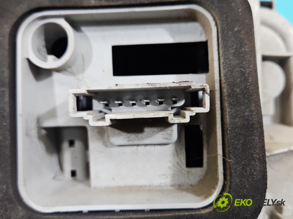 Vw Polo V 6R 2009-2017 1.2b 60 HP manual 44 kW 1198 cm3 5- svetlo / reflektor zadné pravé 6R0945096G (Kľučka dverí ostatné)