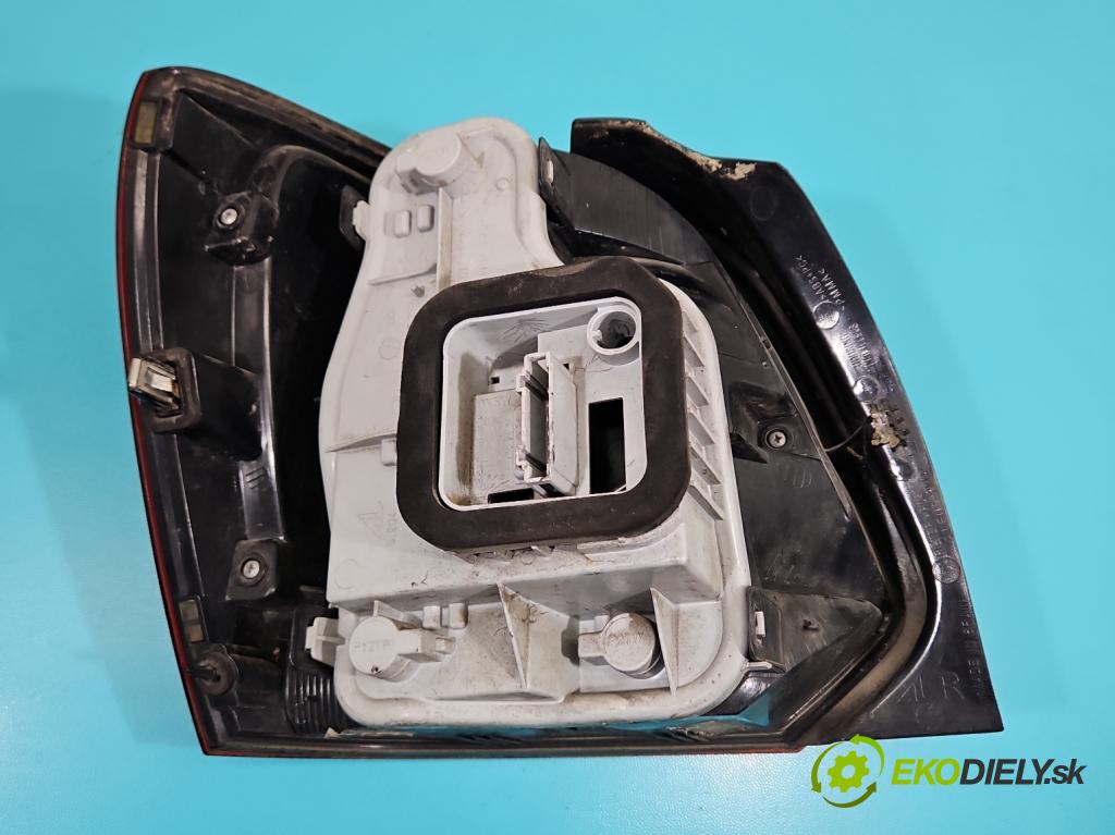 Vw Polo V 6R 2009-2017 1.2b 60 HP manual 44 kW 1198 cm3 5- svetlo / reflektor zadné pravé 6R0945096G (Kľučka dverí ostatné)