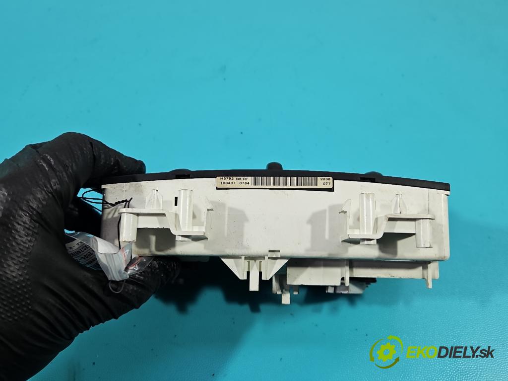 Citroen C4 I 2004-2011 1.6 hdi 90 hp manual 66,2 kW 1560 cm3 5- palubní deska panel topení H5756