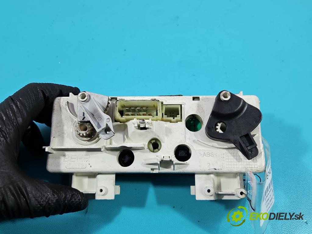 Citroen C4 I 2004-2011 1.6 hdi 90 hp manual 66,2 kW 1560 cm3 5- palubní deska panel topení H5756