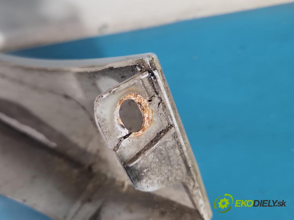 Citroen C4 I 2004-2011 1.6 hdi 90 HP manual 66.2 kW 1560 cm3 5- blatník predné ľavý  (Blatník predný ľavý)