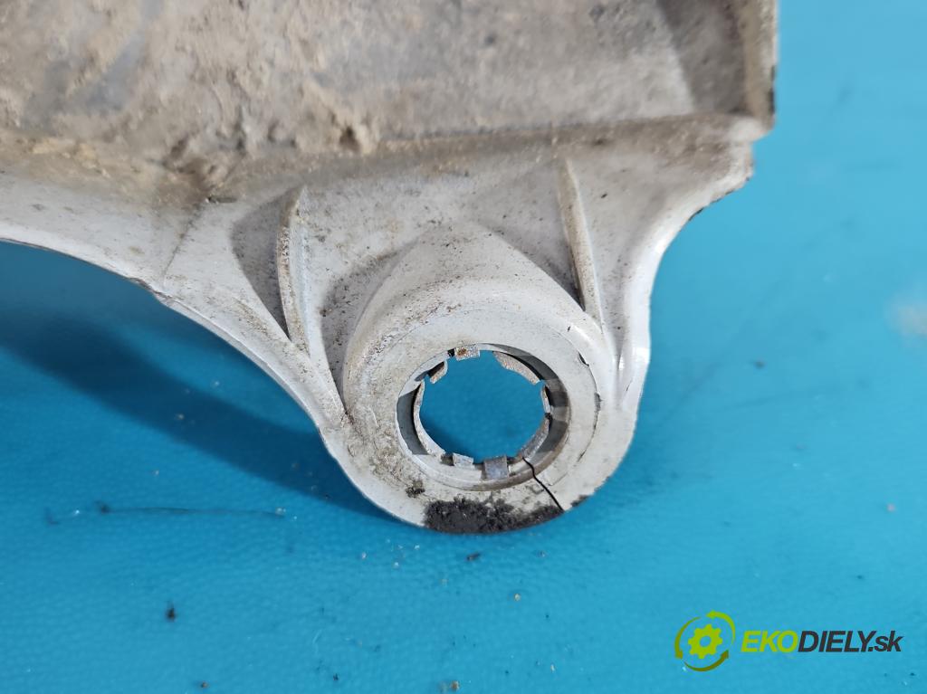 Citroen C4 I 2004-2011 1.6 hdi 90 HP manual 66.2 kW 1560 cm3 5- blatník predné ľavý  (Blatník predný ľavý)