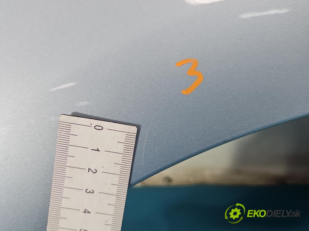 Citroen C4 I 2004-2011 1.6 hdi 90 HP manual 66.2 kW 1560 cm3 5- blatník predné pravý  (Kľučka dverí ostatné)