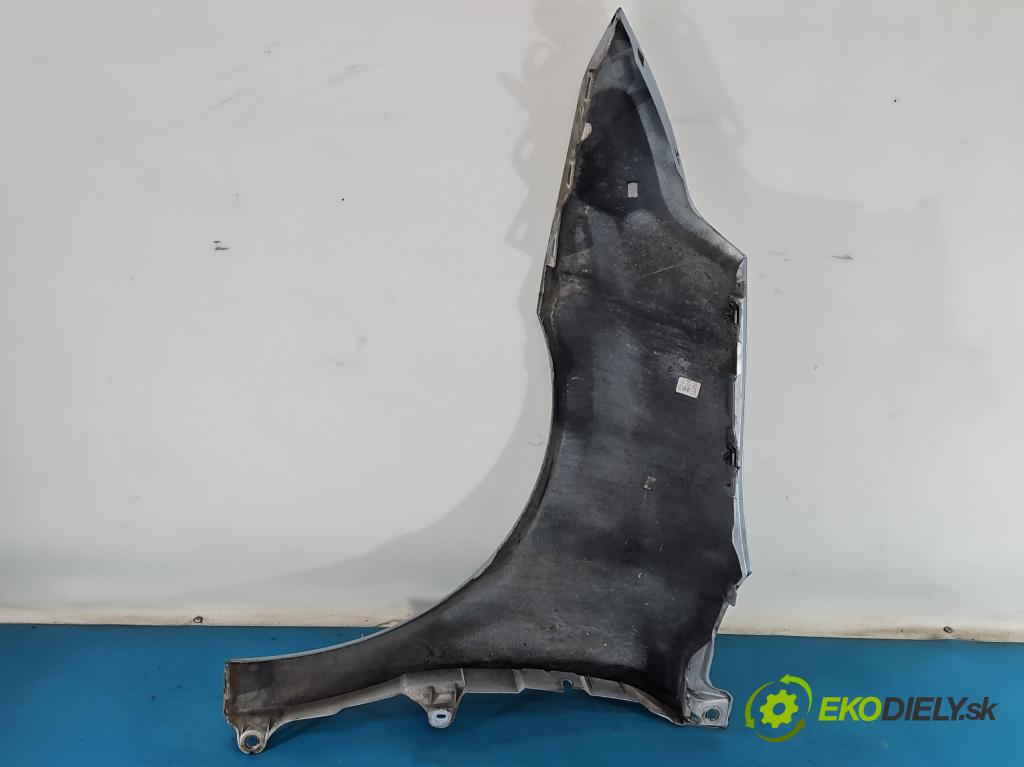 Citroen C4 I 2004-2011 1.6 hdi 90 HP manual 66.2 kW 1560 cm3 5- blatník predné pravý  (Kľučka dverí ostatné)