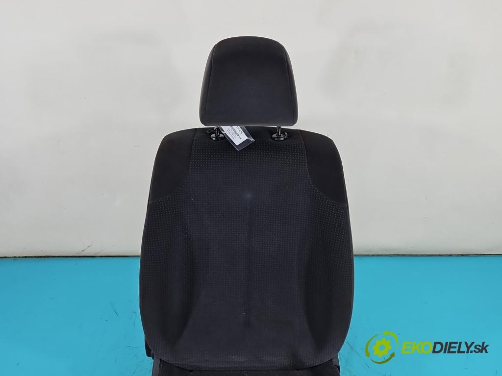Citroen C4 I 2004-2011 1.6 hdi 90 HP manual 66,2 kW 1560 cm3 5- Sedačka pravý  (Sedadlo)