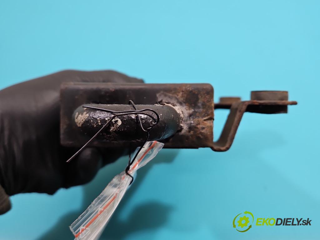 Kia Sportage II 2004-2010 2.0 crdi 136 HP manual 100 kW 1991 cm3 5- chladič oleja: