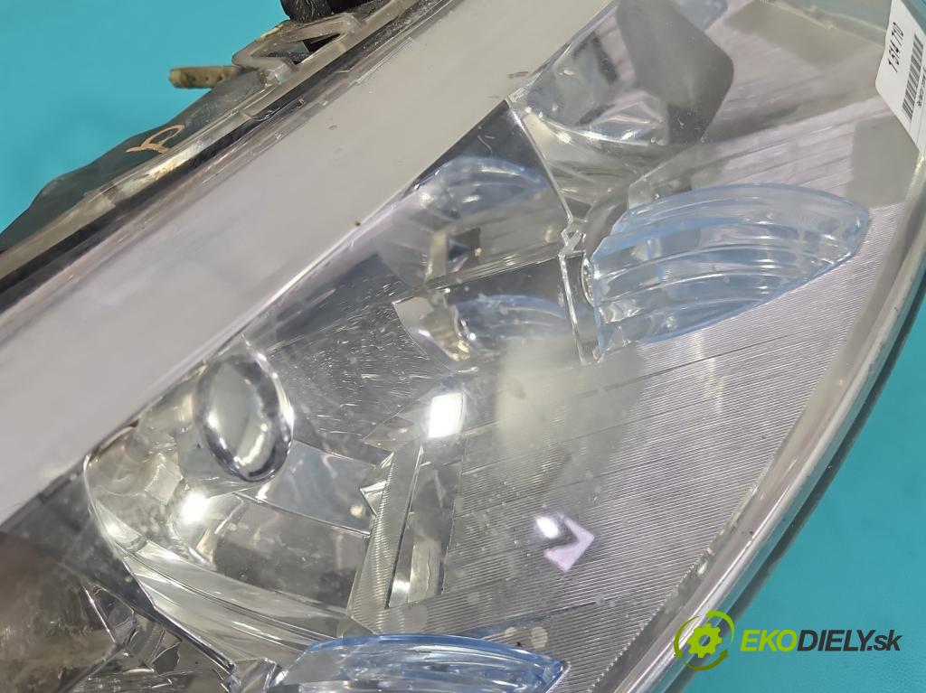 Fiat Stilo 1.6 16V 103 HP manual 76 kW 1596 cm3 3- Reflektor: pravý 467588080 (Svetlo predné pravé)