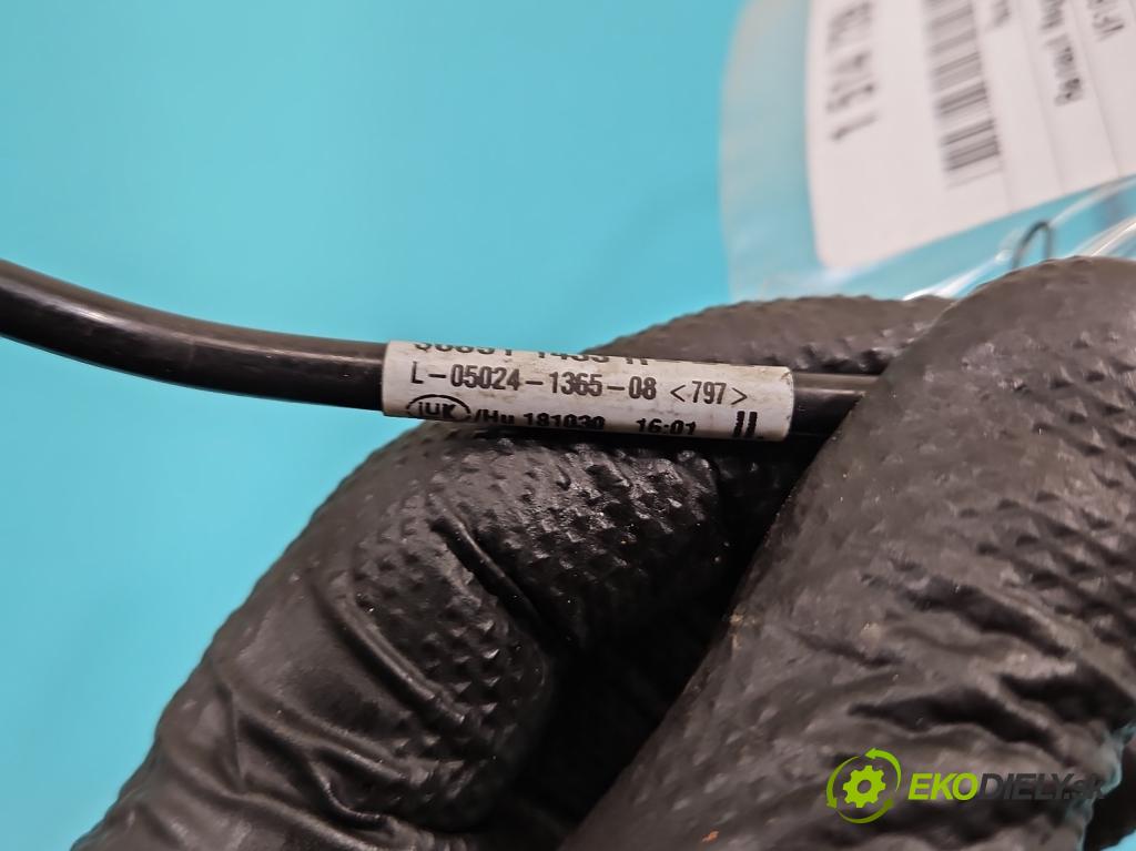 Renault Megane IV 2016-2024 1.3 Tce 140 HP manual 103 kW 1332 cm3 4- Trubka: 308511433R