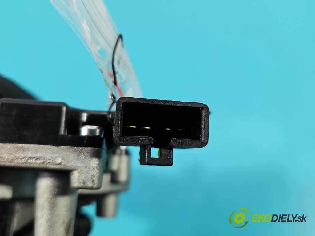 Kia Sportage II 2004-2010 2.0 crdi 136 HP manual 100 kW 1991 cm3 5- motor stieračov zadné 98710-2E000