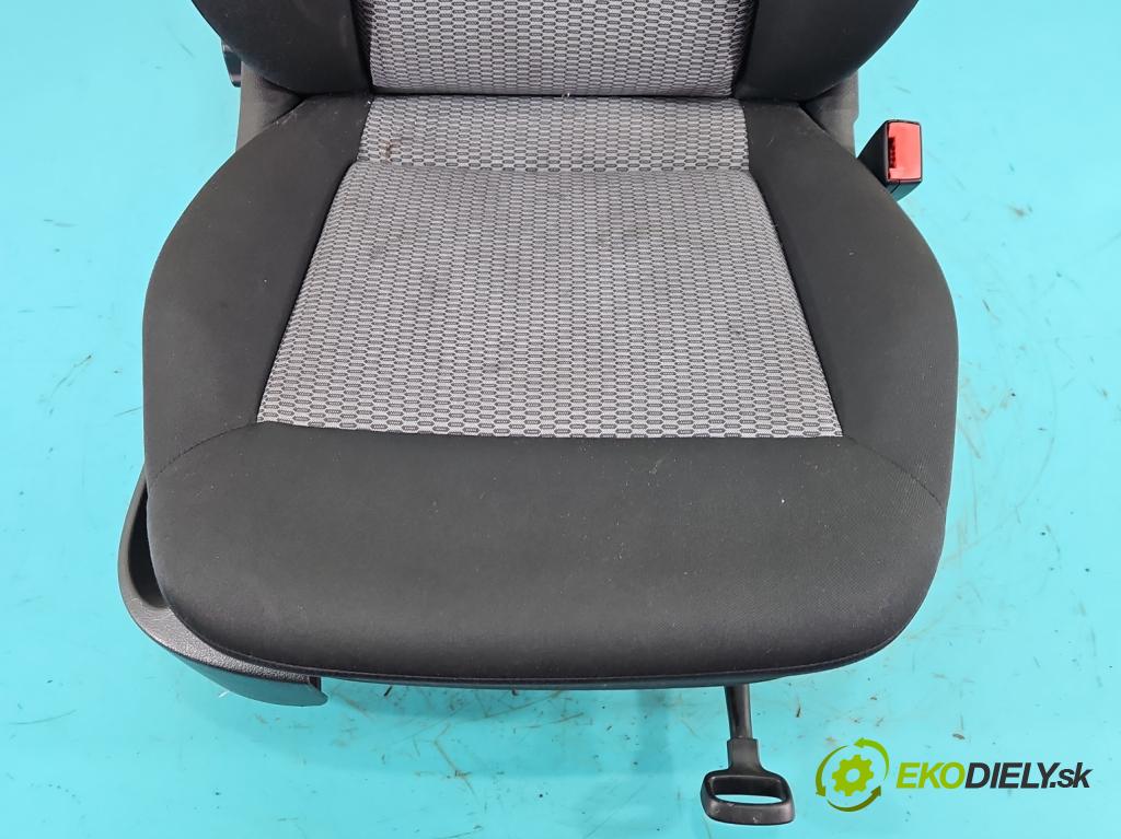 Vw Polo V 6R 2009-2017 1.2b 60 HP manual 44 kW 1198 cm3 5- Sedačka pravý  (Sedadlo)