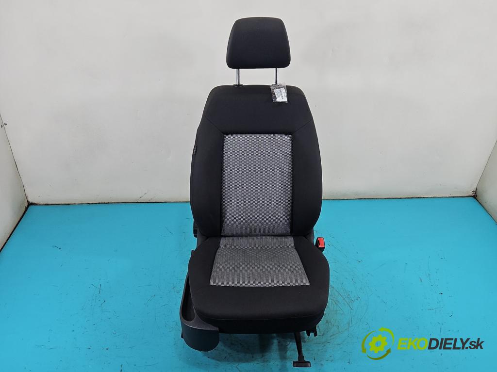 Vw Polo V 6R 2009-2017 1.2b 60 HP manual 44 kW 1198 cm3 5- Sedačka pravý  (Sedadlo)