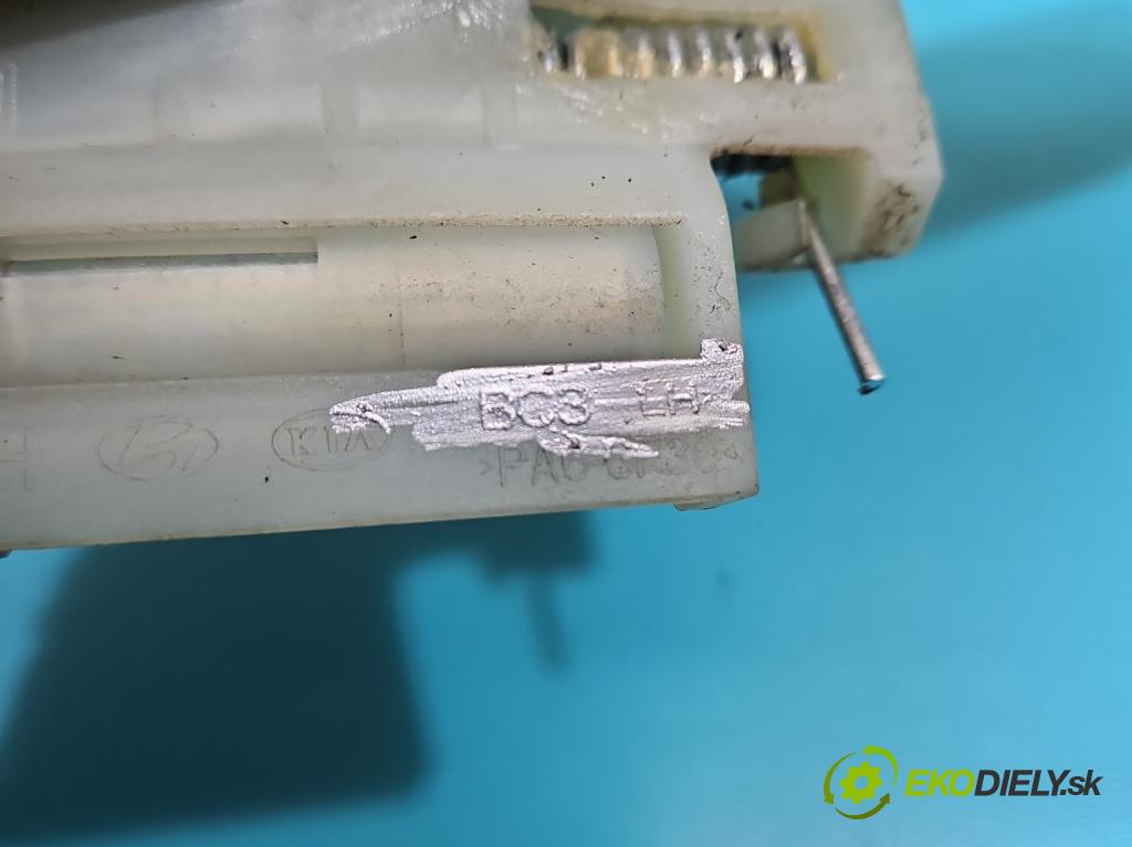 Hyundai i20 III 2020- 1.2 16V 84KM manual 61,8 kW 1197 cm3 5- klika přední levé  (Vnější přední levá klika dveří)