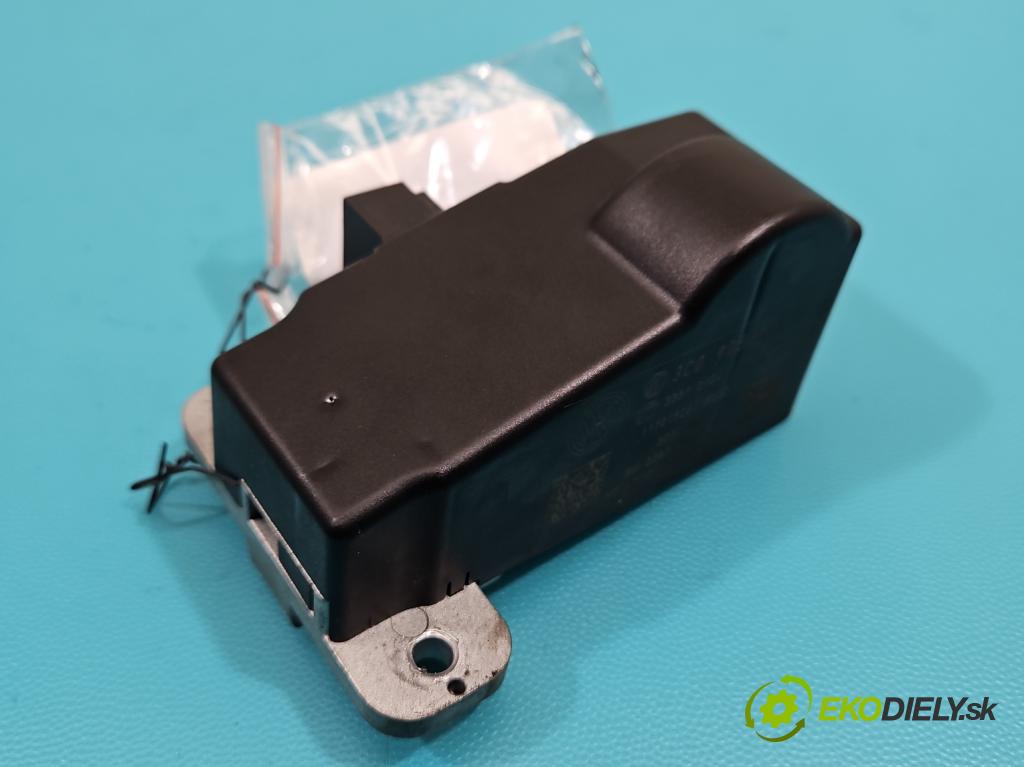 Vw Passat CC 2008-2016 2.0 TDI 140 HP manual 103 kW 1999 cm3 4- Blokáda: řízení: 3C0905861J (Riadenie ostatné)