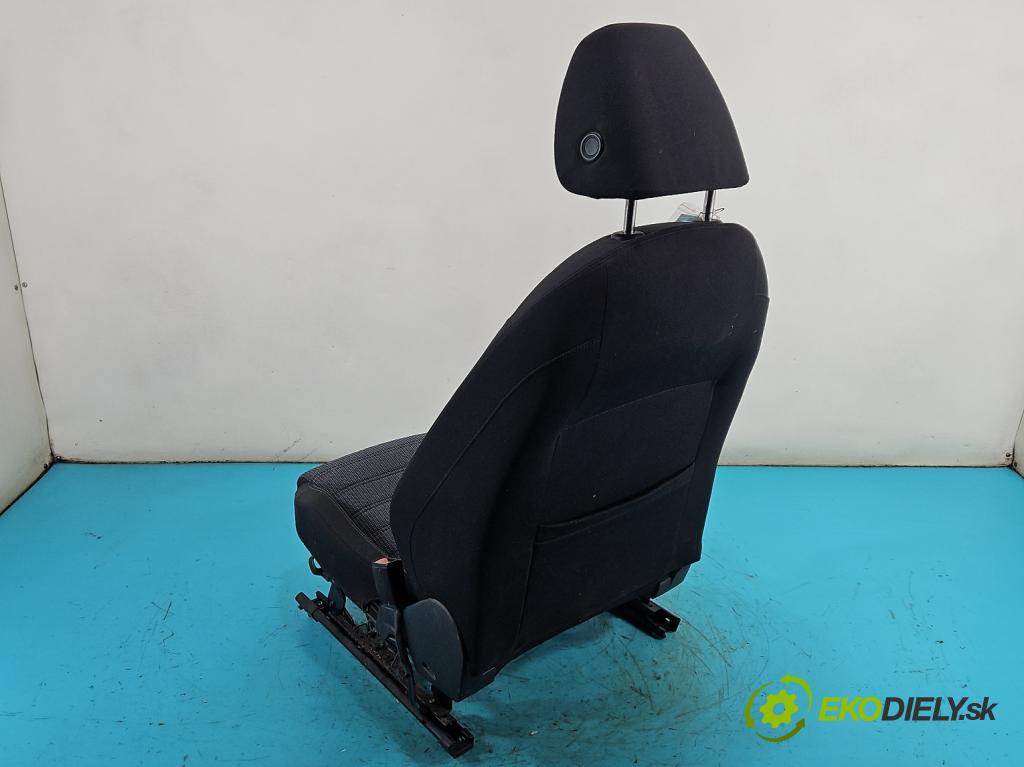 Vw Passat CC 2008-2016 2.0 TDI 140 HP manual 103 kW 1999 cm3 4- Sedačka pravý (Sedadlo)