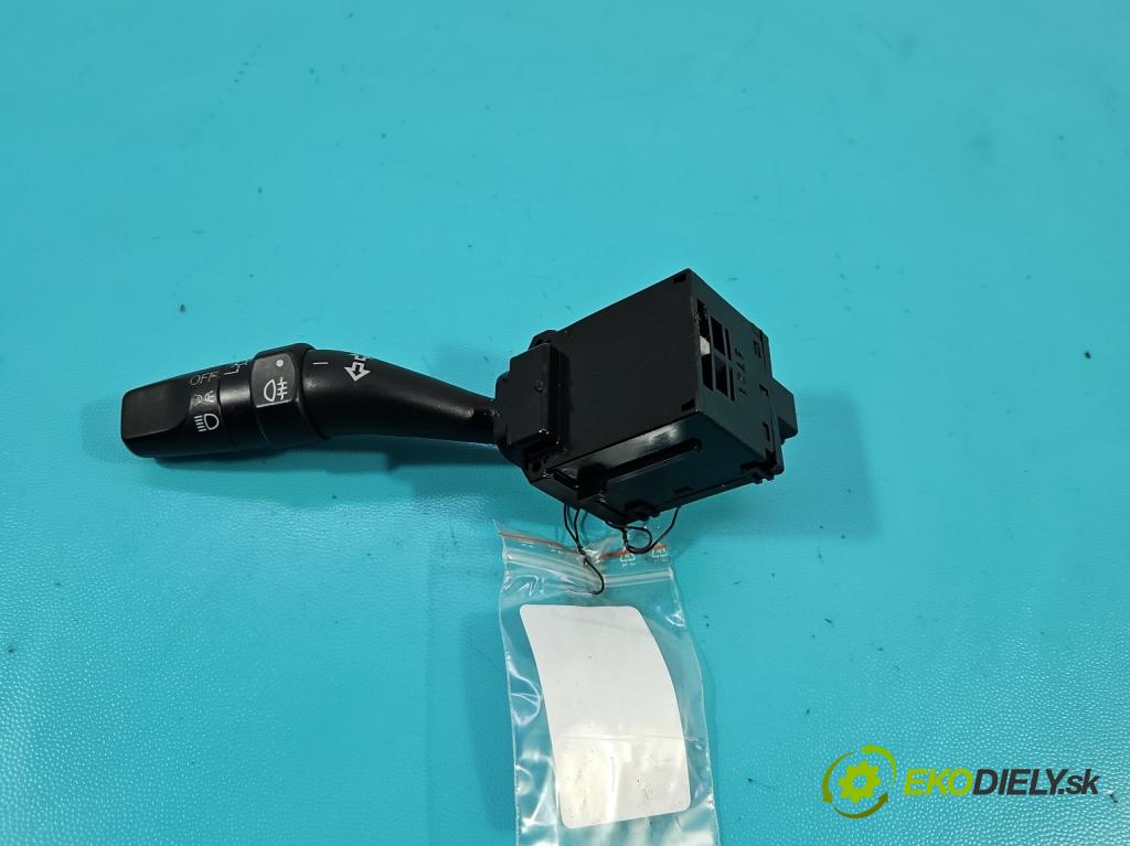 Honda Fr-v 1.7 16V 125 HP manual 92 kW 1668 cm3 5- prepínač smeroviek M18620 (Prepínacie páčky pod volantom)