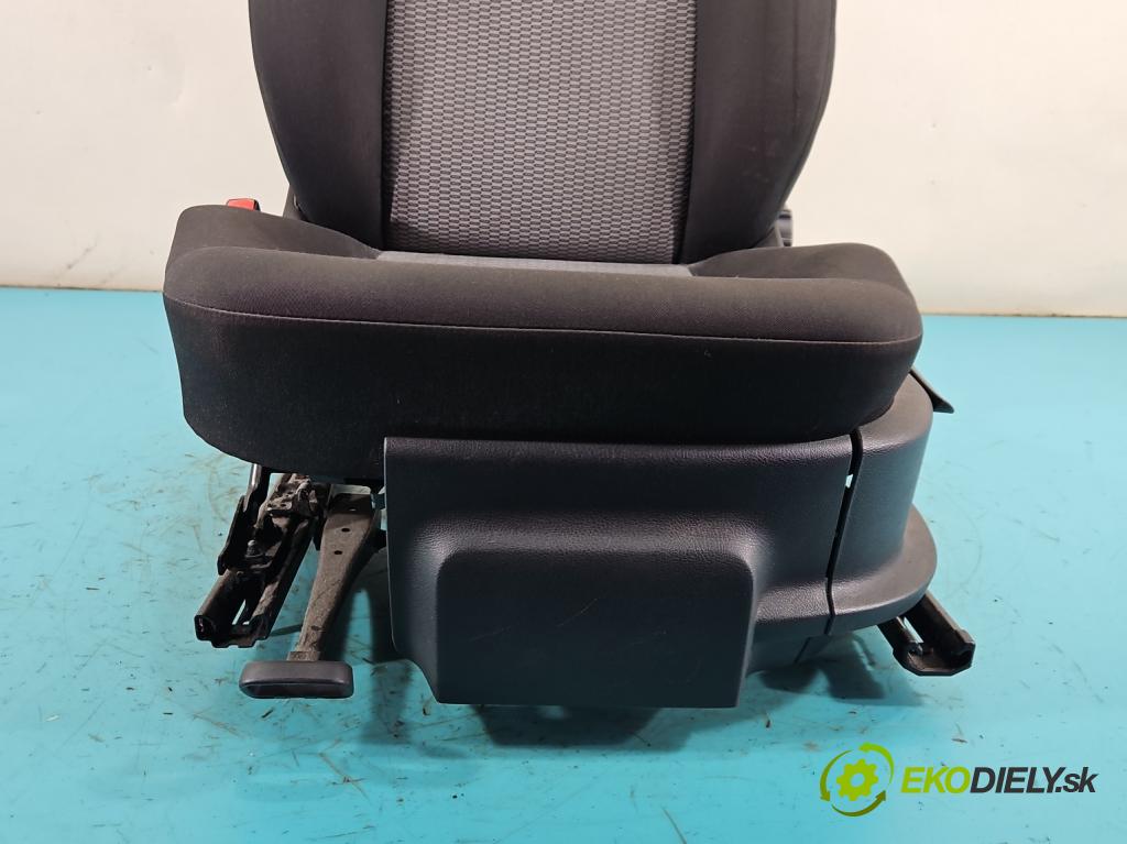 Vw Polo V 6R 2009-2017 1.4 16V 86 HP manual 63 kW 1390 cm3 5- Sedačka ľavý (Sedadlo)